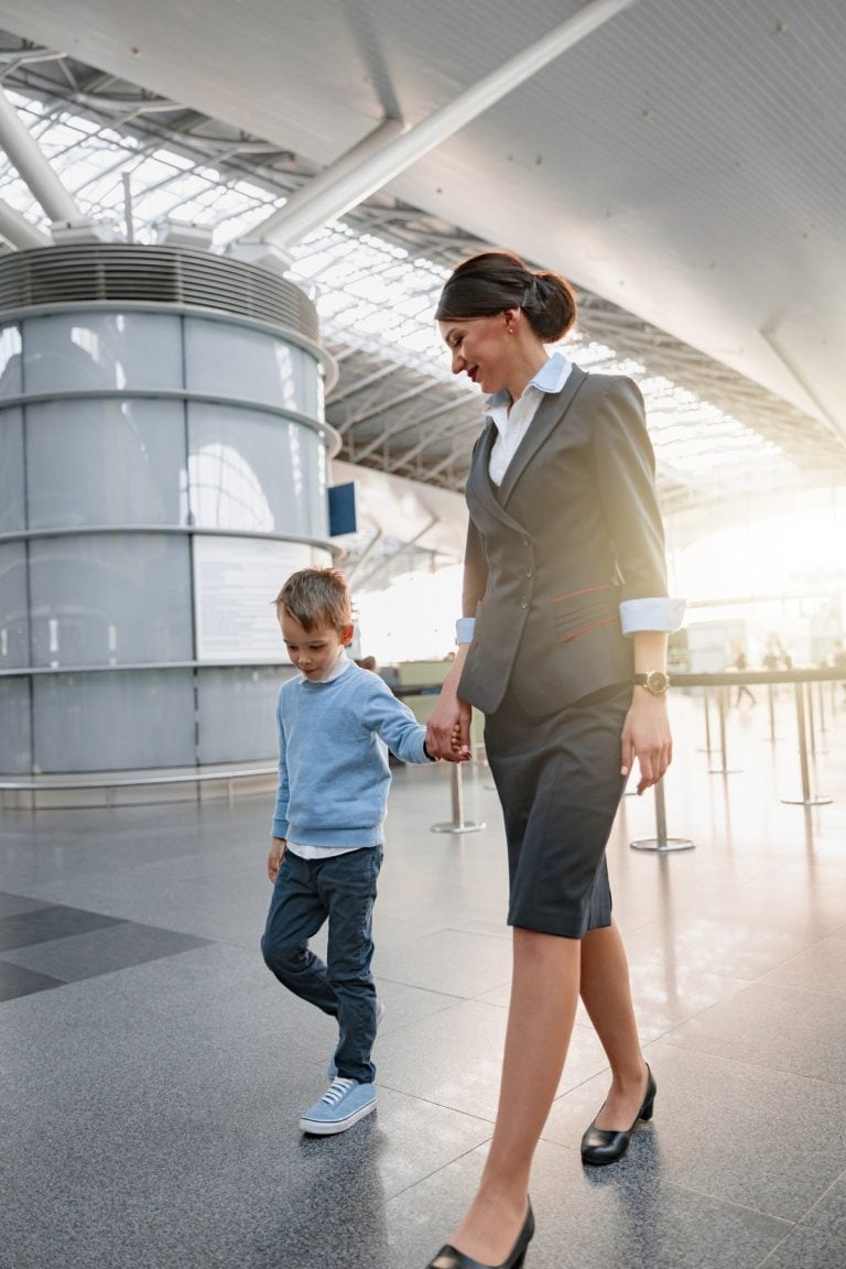 Guide for children flying alone in France